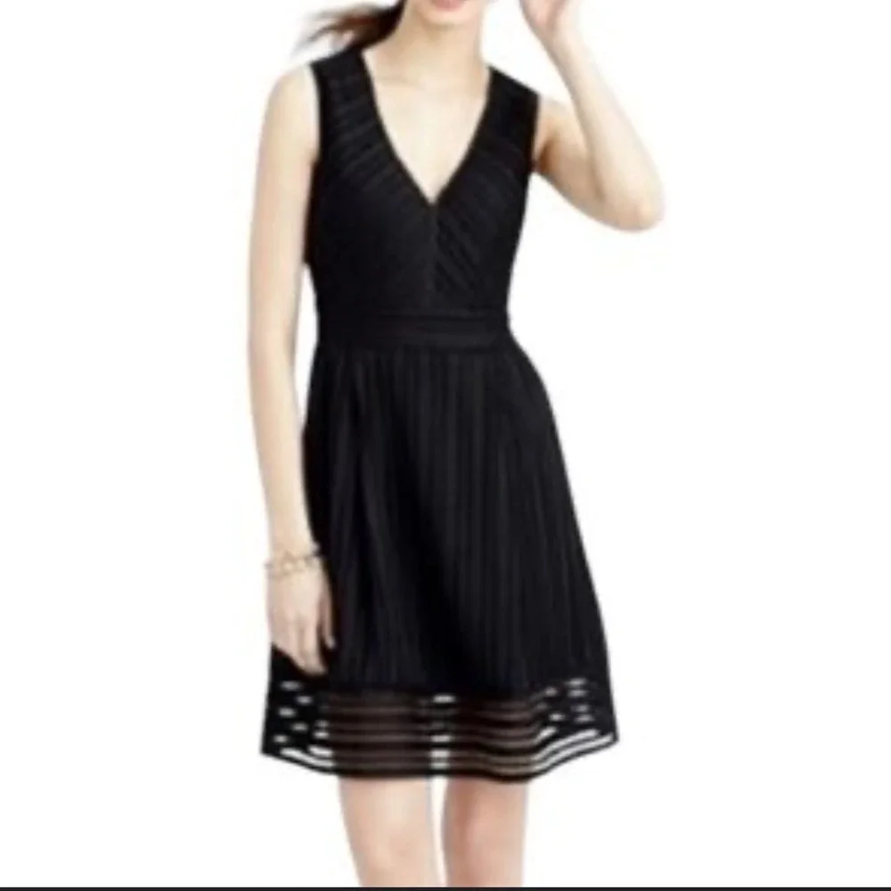 J. Crew Black V Neck Sleeveless Sheath Lace Sheer Overlay Dress‎ Size 00